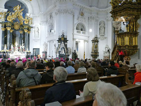 Abschlussvesper der Bischofskonferenz mit Spendung des Bonifatiussegens (© Karl-Franz Thiede)